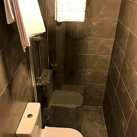 Hotel Piano *
