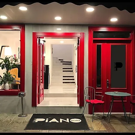 Piano Hotel